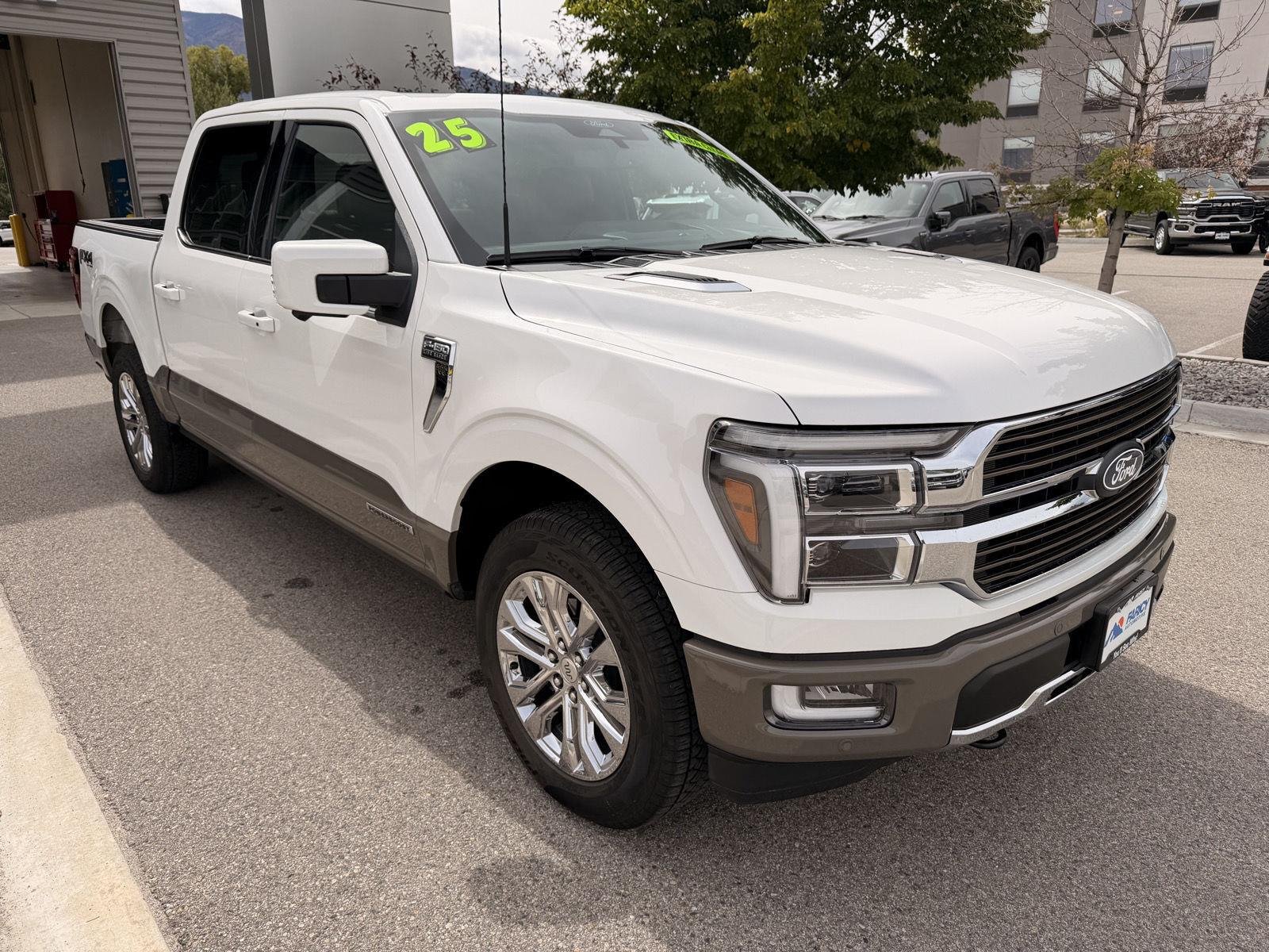 Used 2025 Star White Metallic Tri-Coat/Marsh Gray Ford King Ranch image 8
