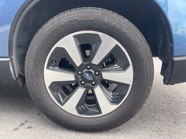 Used 2018 Blue Subaru 2.5i Limited image 17