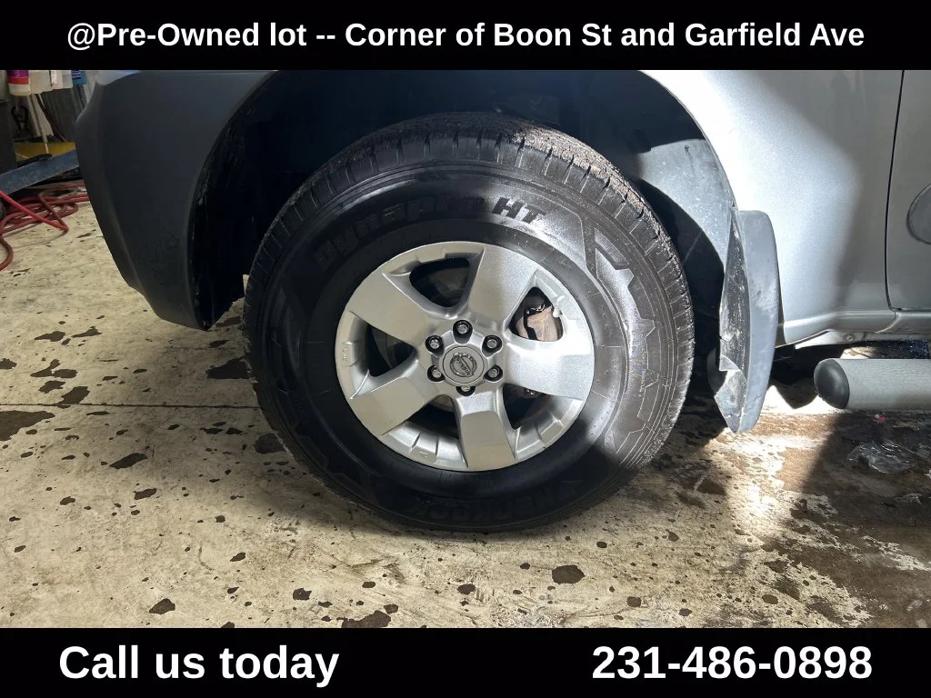 Used 2012 Silver Nissan S image 11