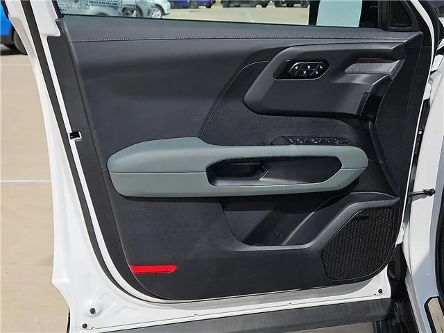 New 2027 Glacial White KIA X-Line SX All-Wheel Drive image 13
