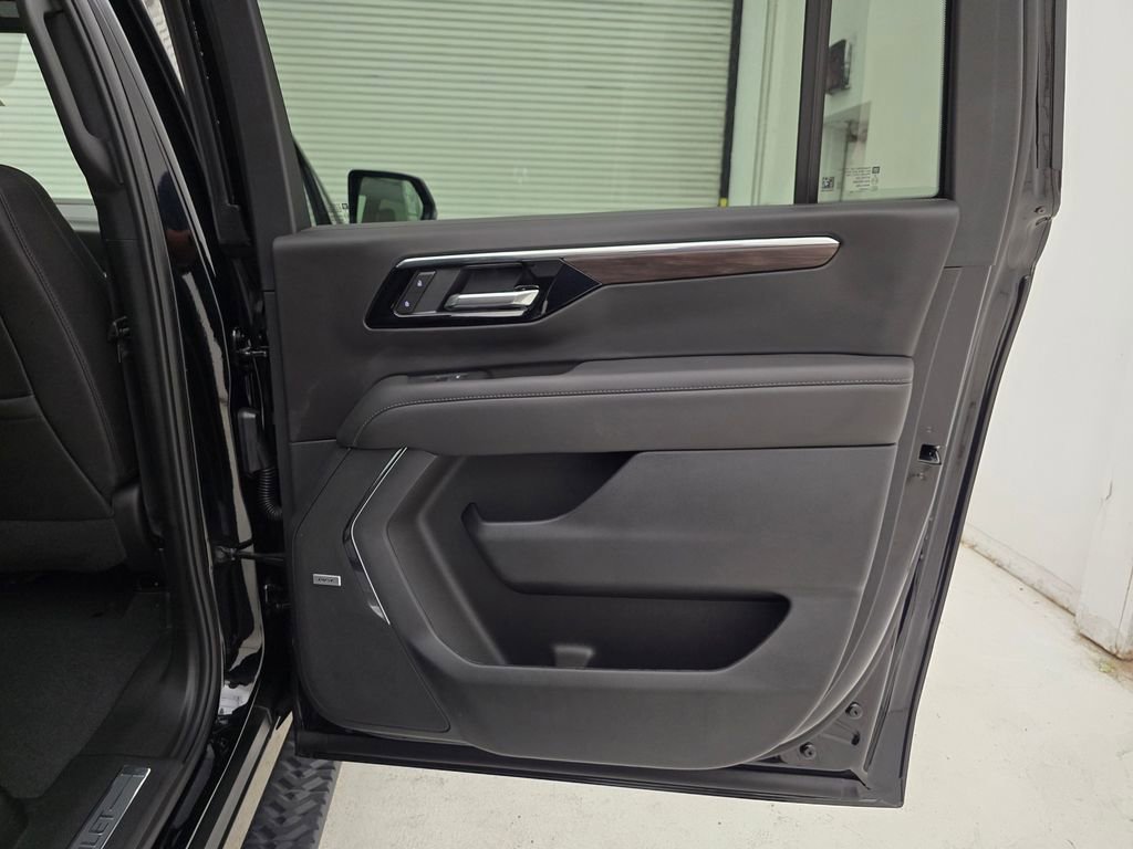 2025 Chevrolet Suburban Z71 - Photo 56