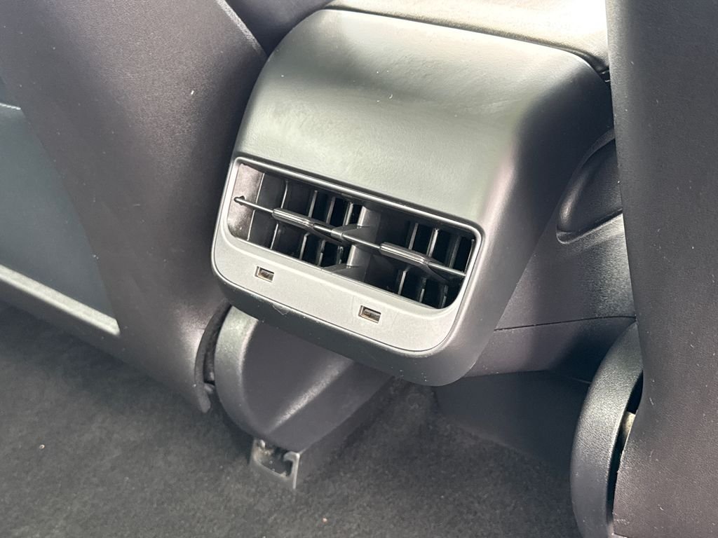 Used 2019  Tesla Long Range image 17