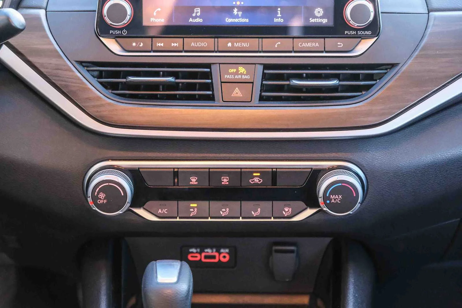 Used 2024 Brilliant Silver Metallic Nissan 2.5 SV image 15