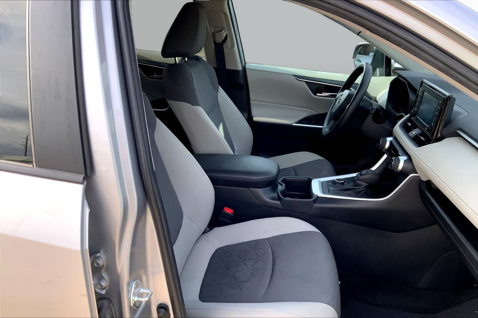 Used 2022 Silver Sky Metallic Toyota Hybrid XLE image 9