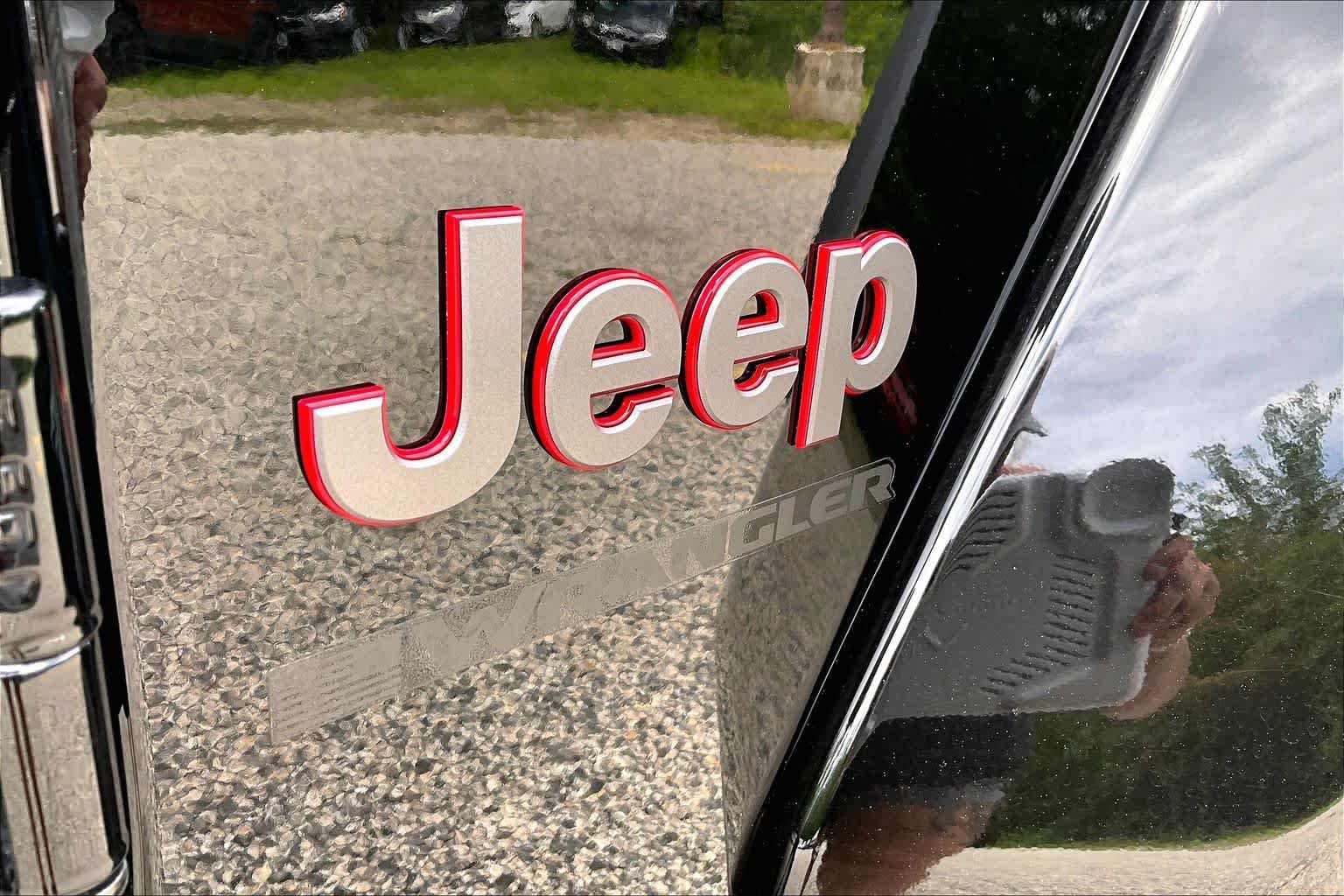 Used 2025 Black Clearcoat Jeep Rubicon X image 33