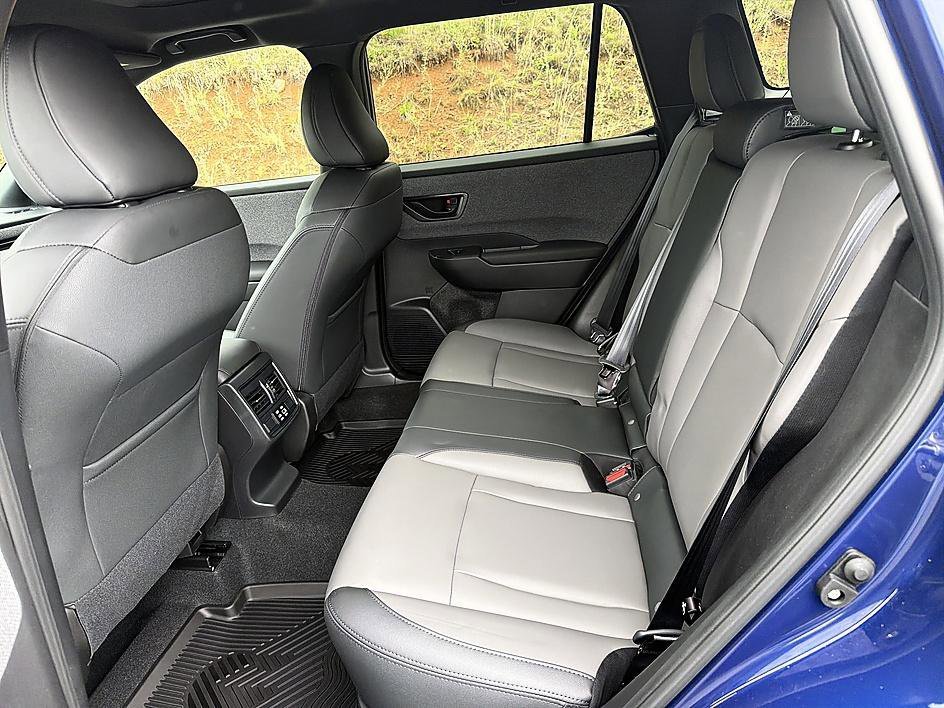 New 2026 SAPPHIRE BLUE PEARL Subaru Premium image 12