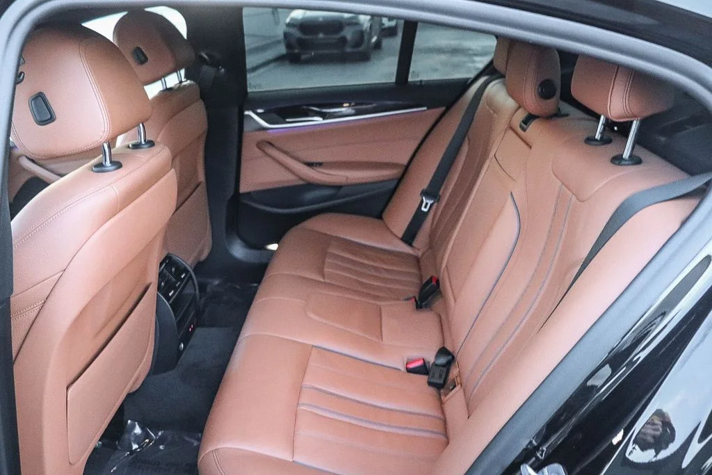 Used 2020 Black BMW 530e iPerformance image 21
