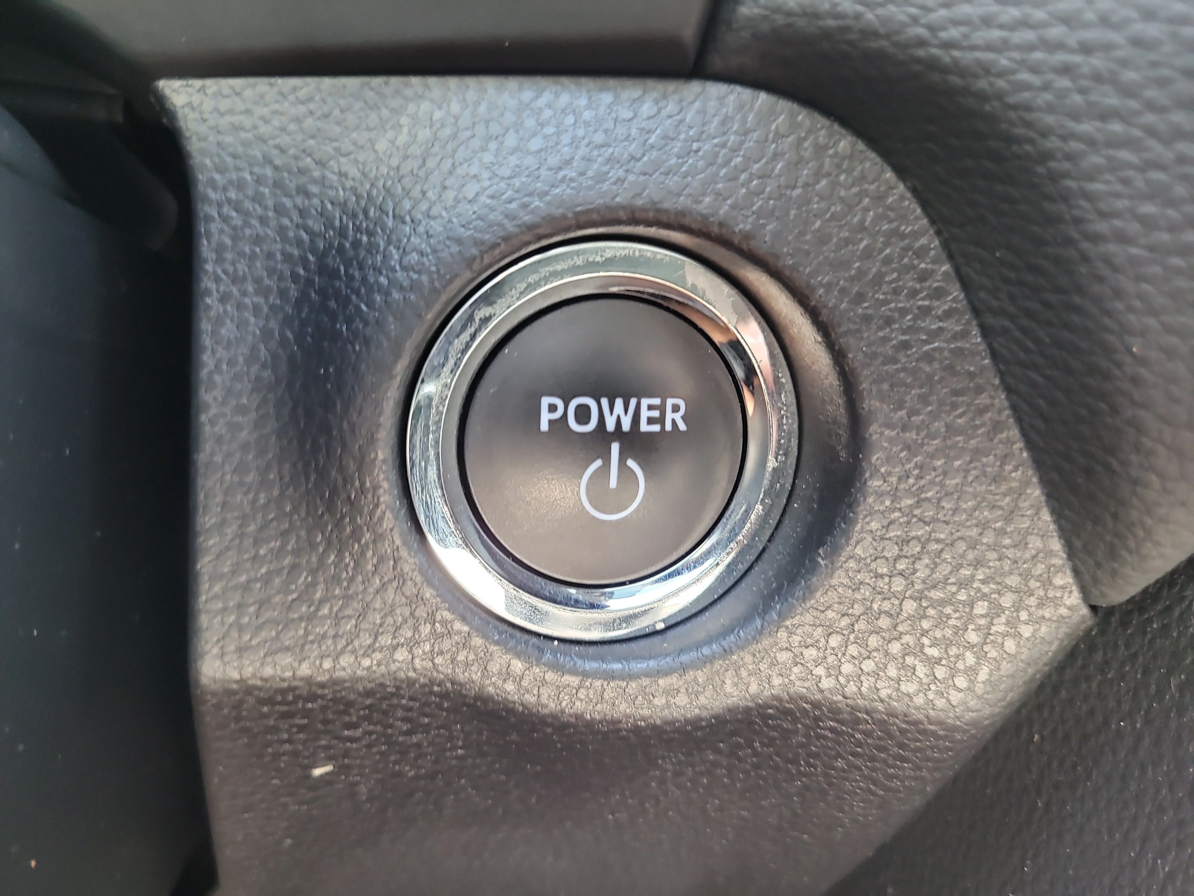 Certified Used 2025 Ice Toyota Hybrid XLE image 29