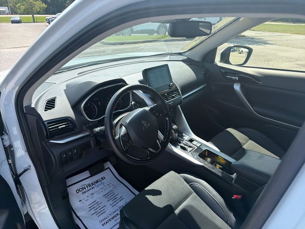 Certified Used 2025 White Mitsubishi SE image 16