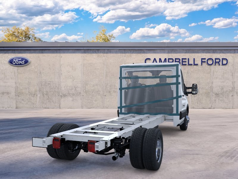 New 2026 Oxford White Ford Cutaway image 29