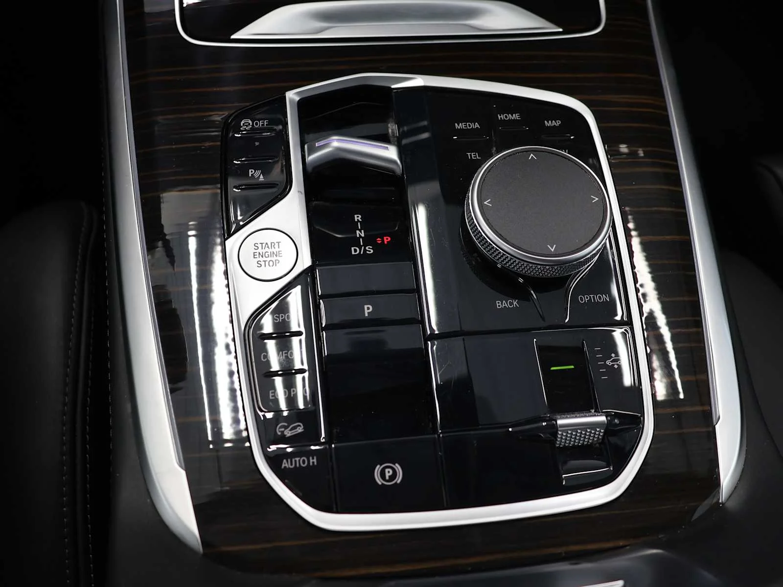 Used 2026 Skyscraper Grey Metallic BMW xDrive40i image 24