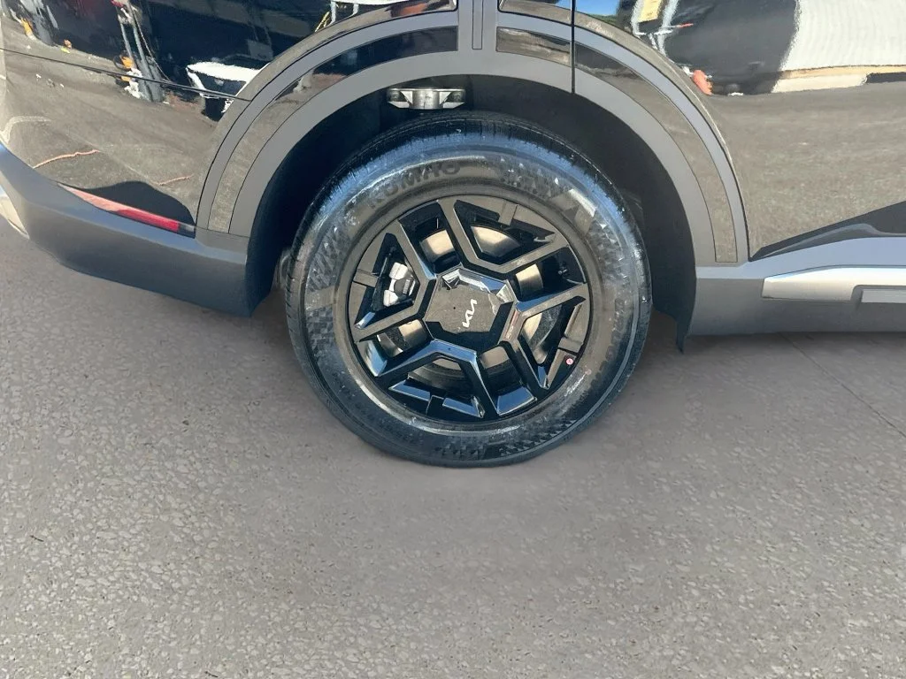New 2027 Ebony Black Kia LX image 31