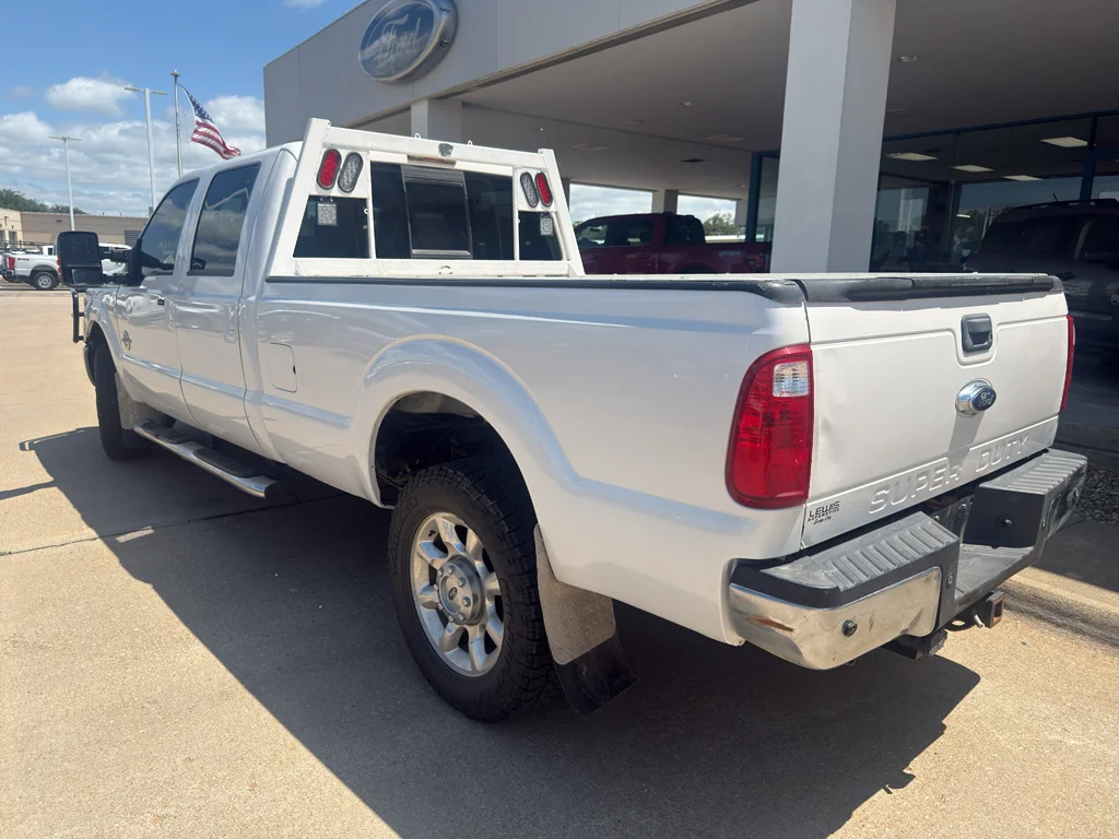 Used 2016 White Platinum Metallic Tri-Coat Ford Platinum image 8