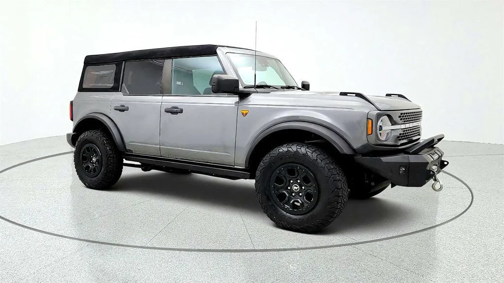 Used 2023 Carbonized Gray Metallic Ford Badlands 4 Door Advanced 4x4 image 3