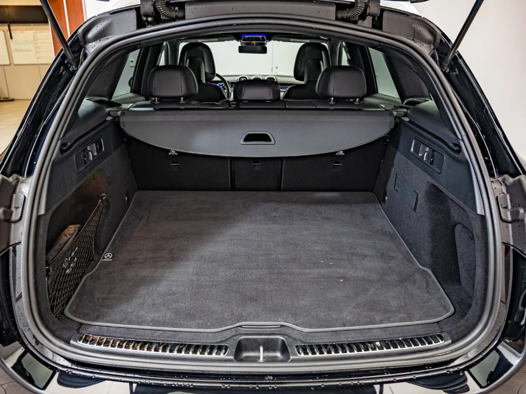 Certified Used 2025 Black Mercedes-Benz GLC 300 image 34