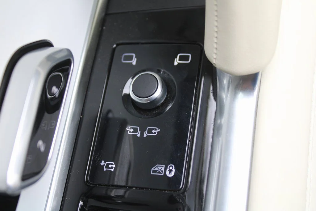 2024 Land Rover Range Rover SV - Photo 21