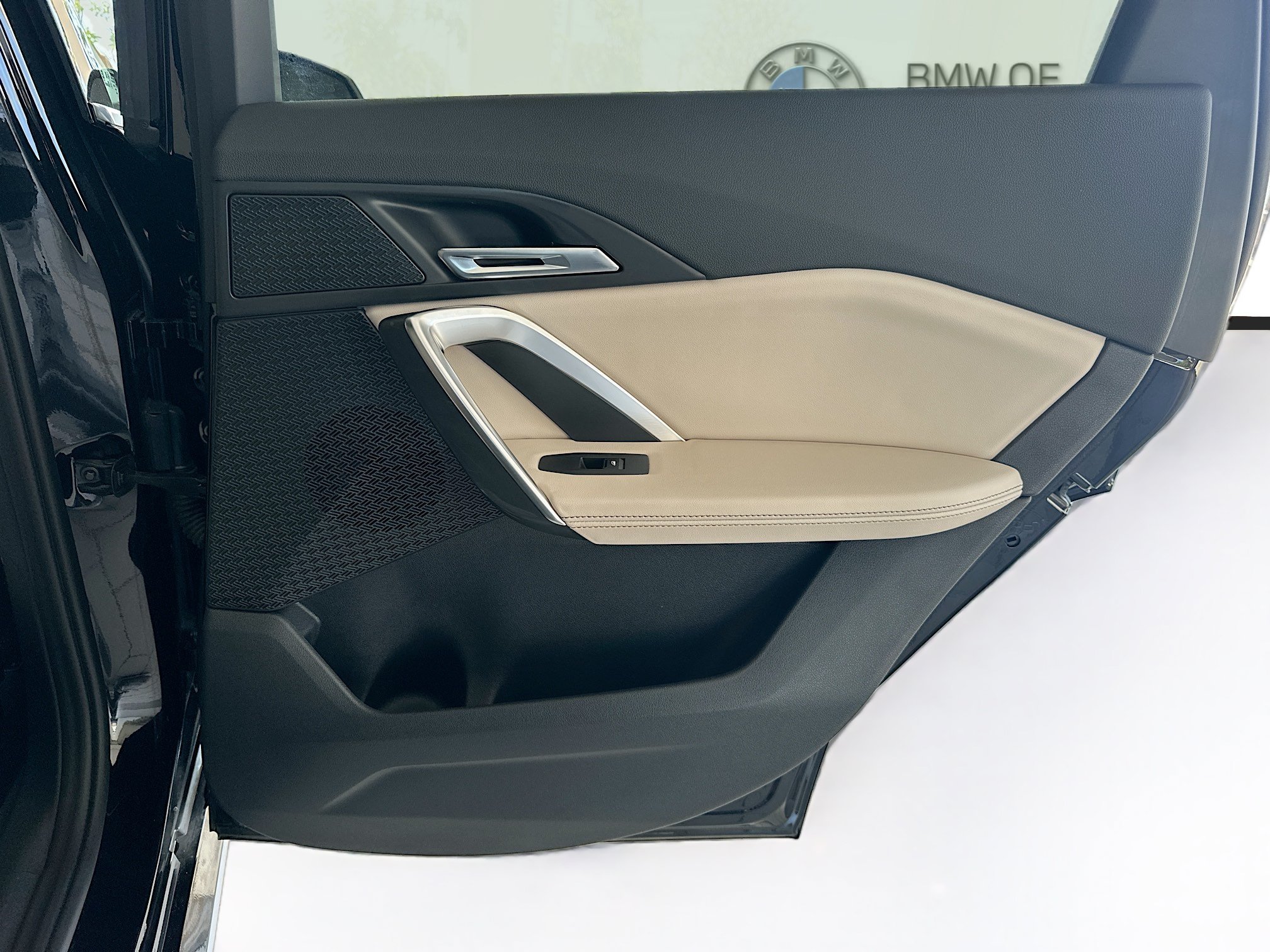 Used 2023 Jet Black BMW xDrive28i image 26