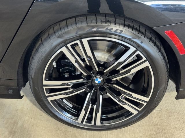 New 2026 Black Sapphire Metallic BMW 760i xDrive image 26