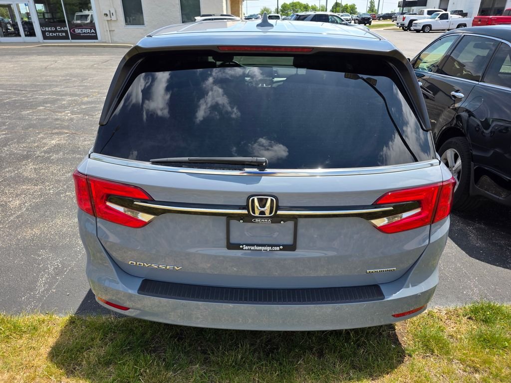 Used 2024 Crystal Black Pearl Honda Touring image 3