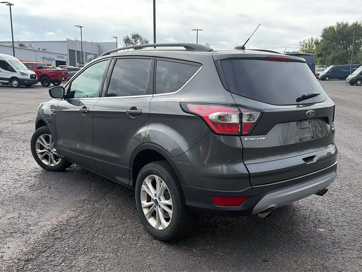 Used 2017 Magnetic Ford SE image 3