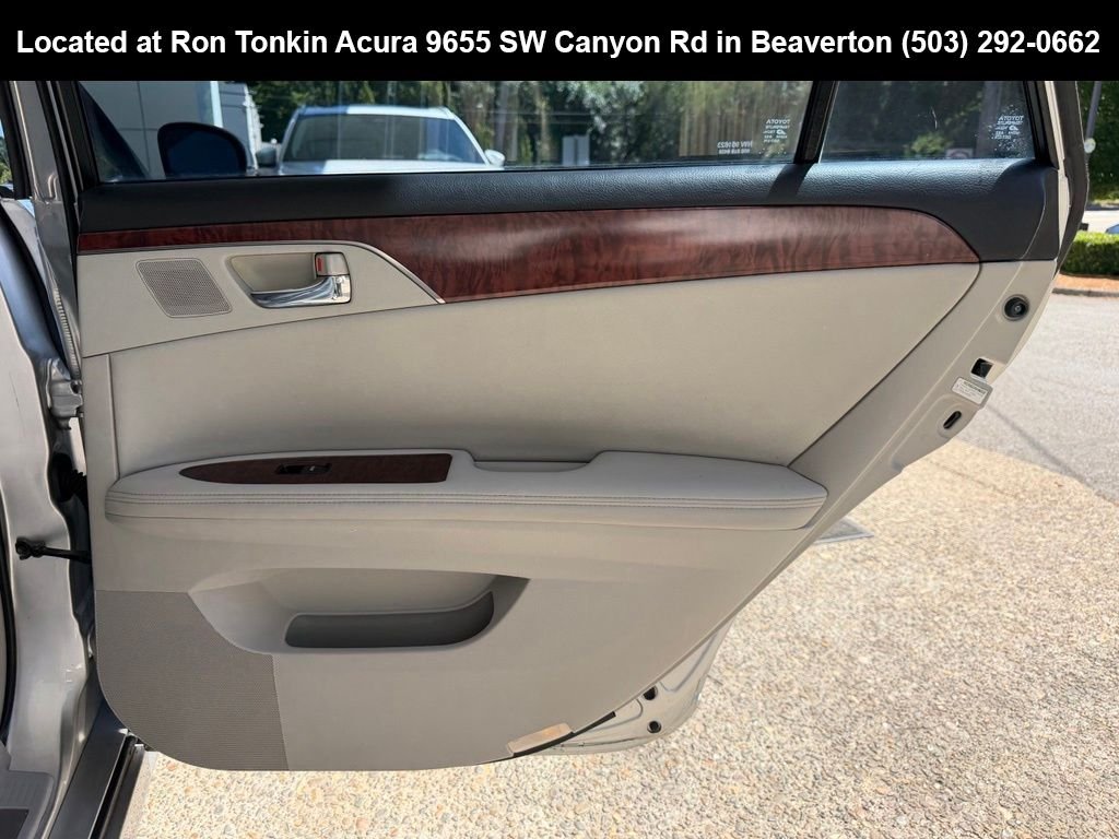 Used 2011 Classic Silver Metallic Toyota Base image 27
