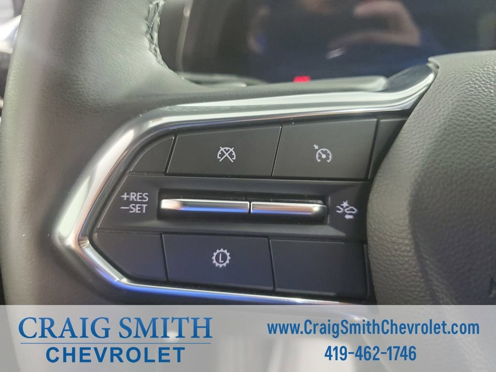 Used 2025 Mosaic Black Metallic Chevrolet LT image 18