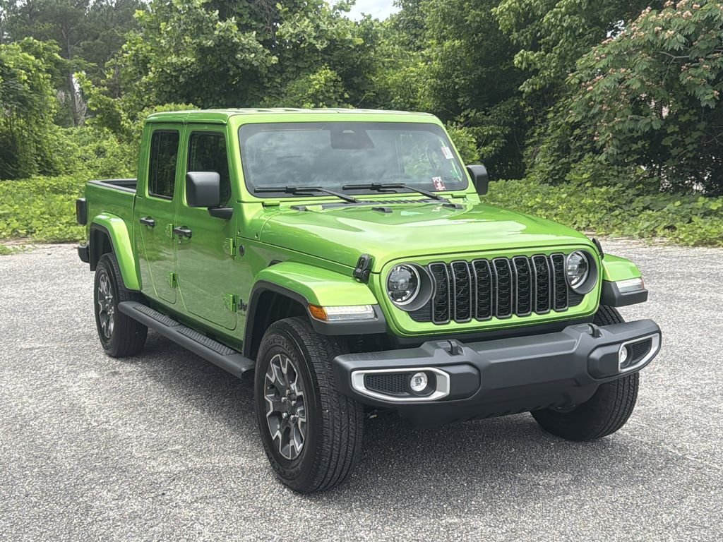 2026 Jeep Gladiator Sahara Auto's photo