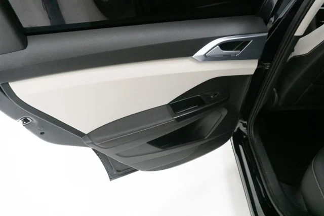 Used 2025 Deep Black Pearl Volkswagen SE image 22