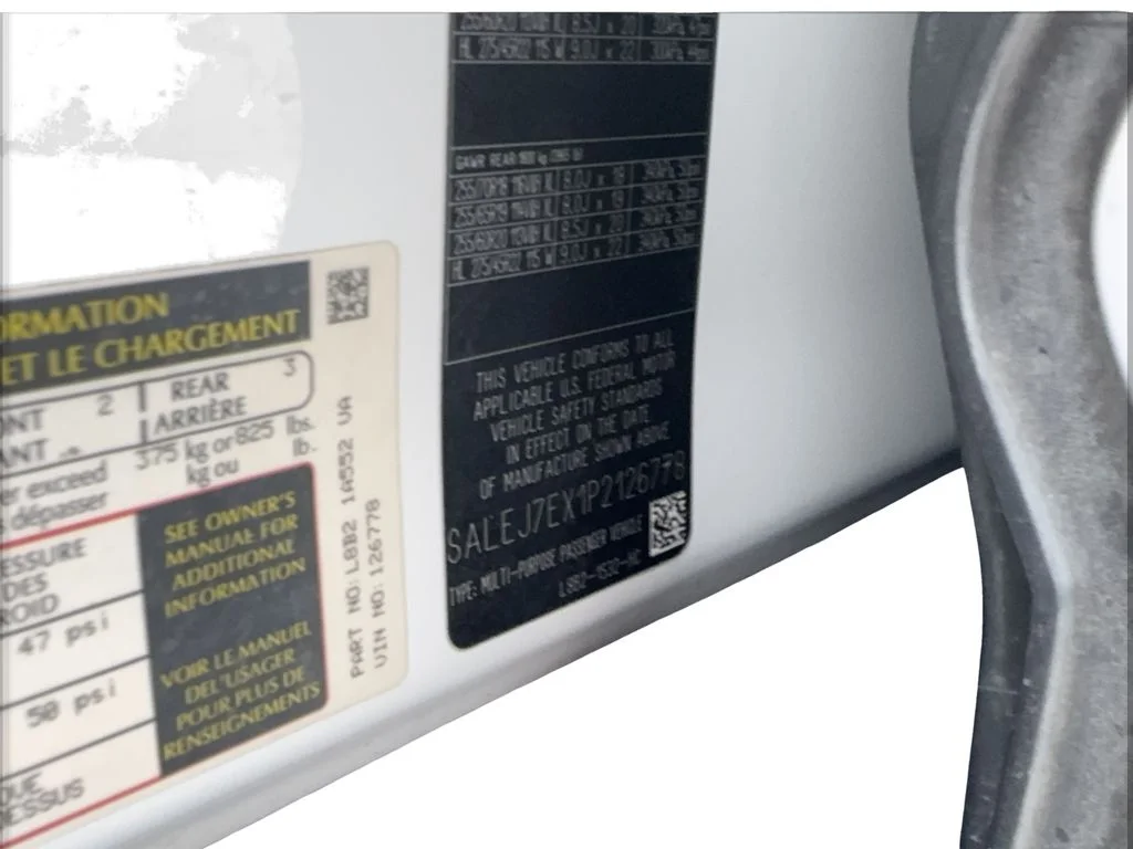 Used 2023 White Land Rover S image 49