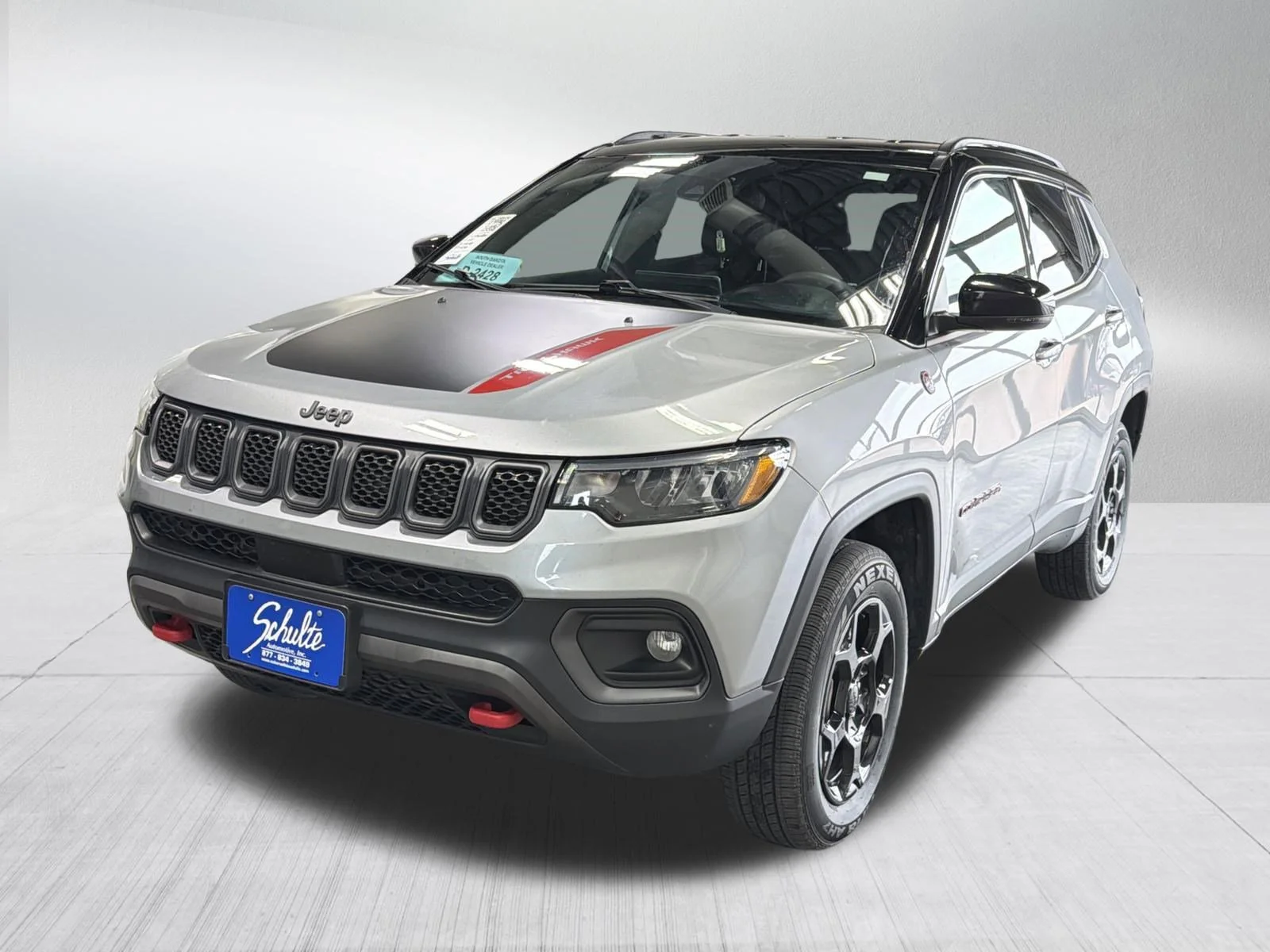Used 2023 Billet Silver Metallic Clearcoat Jeep Trailhawk image 3