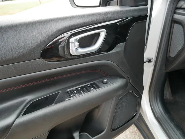 Used 2024 Silver Jeep Trailhawk image 16