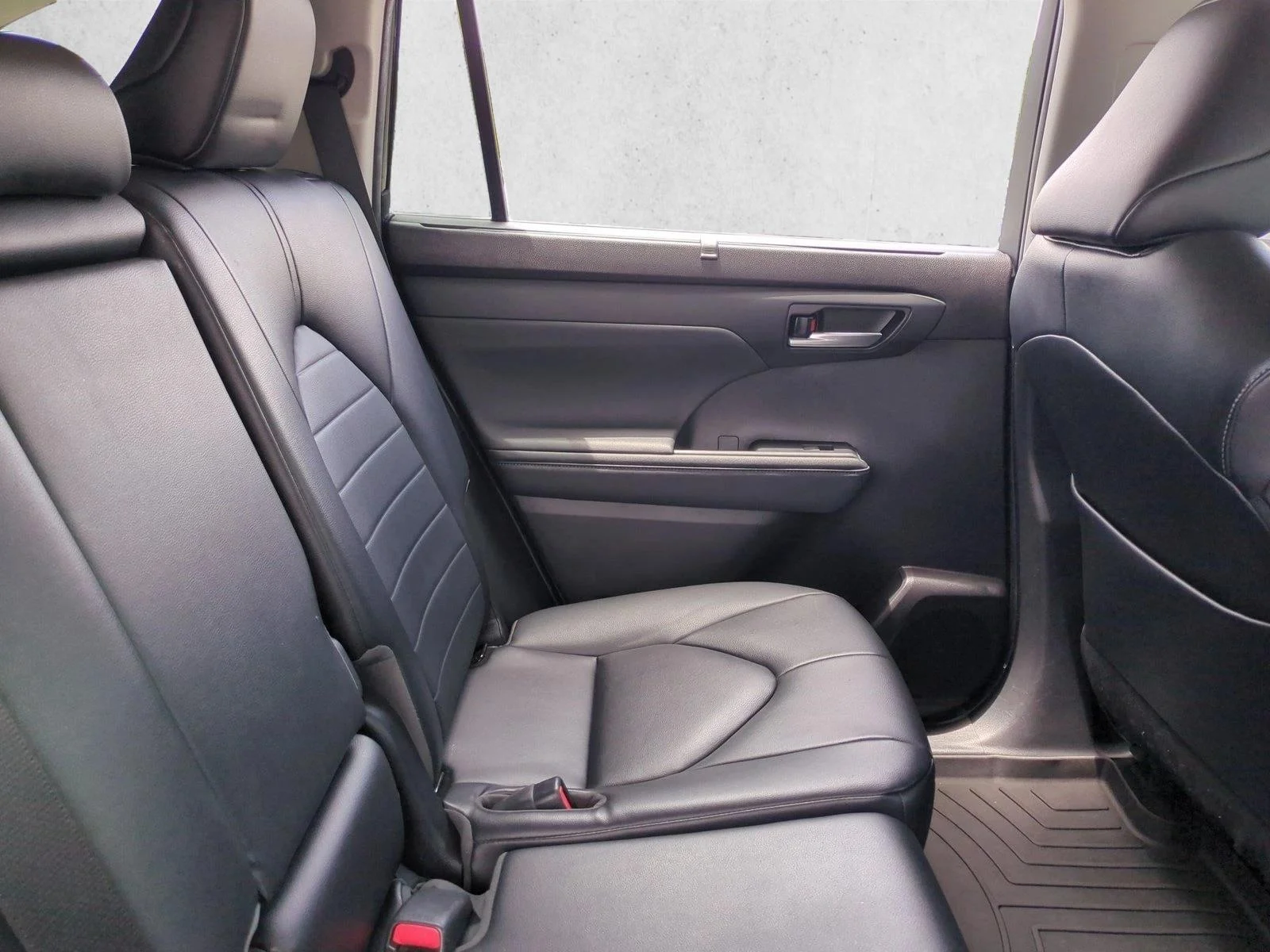 Used 2023 Midnight Black Metallic Toyota XLE image 20