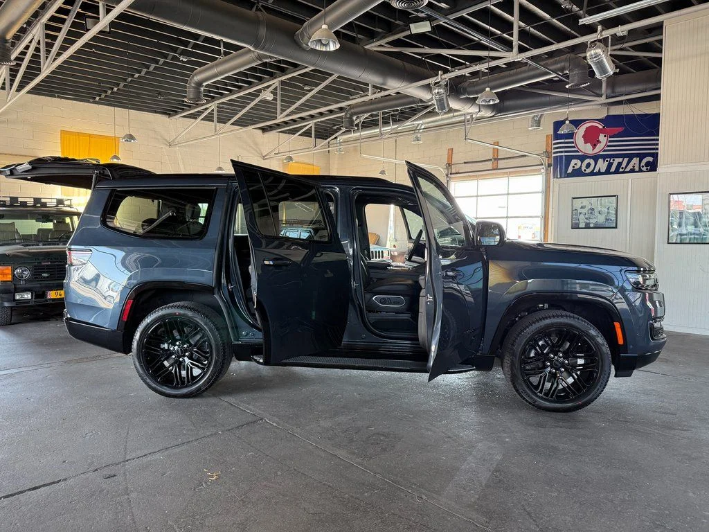 New 2025 Gray Jeep Series II image 21