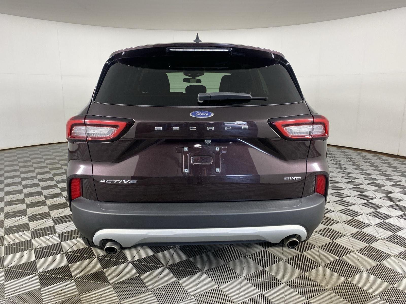 Used 2023 Cinnabar Red Ford Active image 16