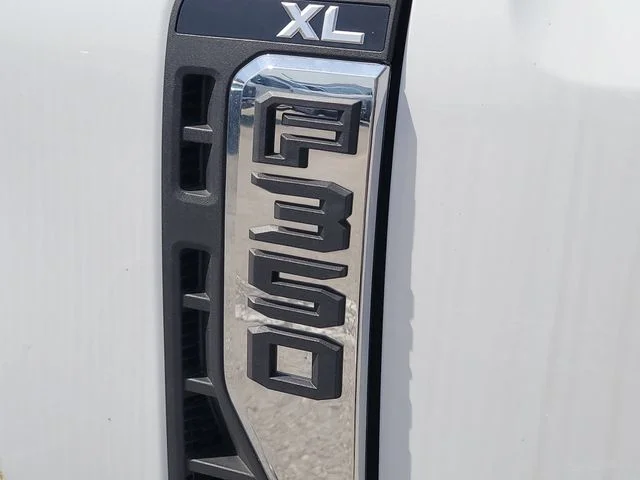 New 2026 Oxford White Ford XL image 9