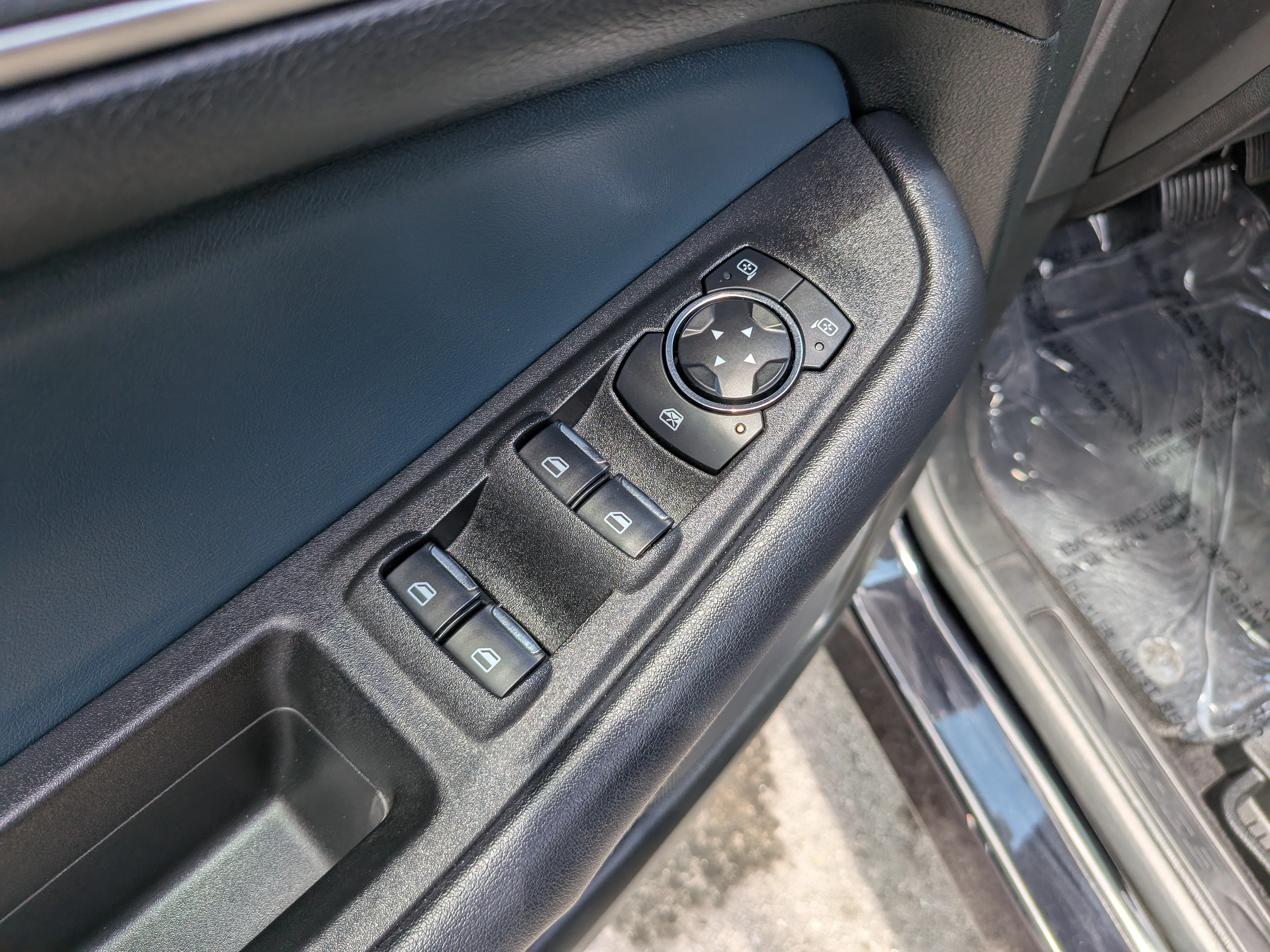Used 2024 Agate Black Metallic Ford SEL image 24
