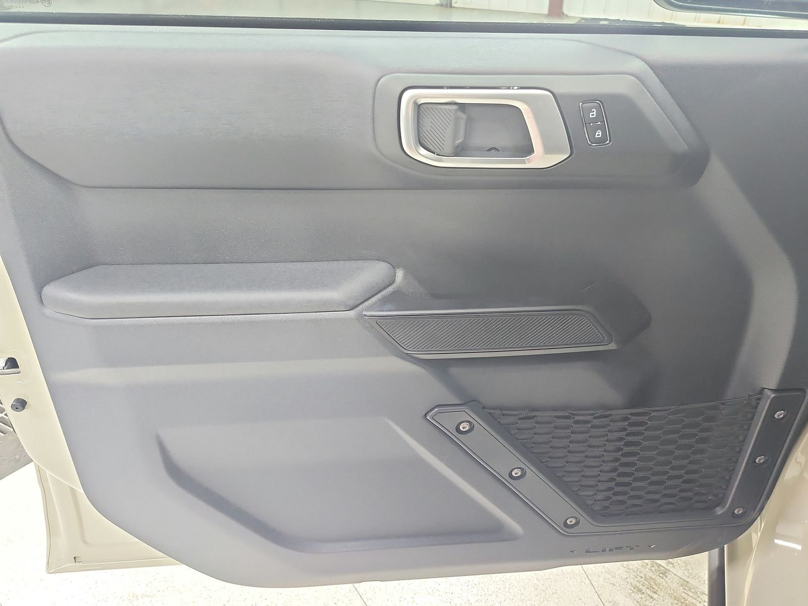 New 2026 Desert Sand Ford Badlands® image 39