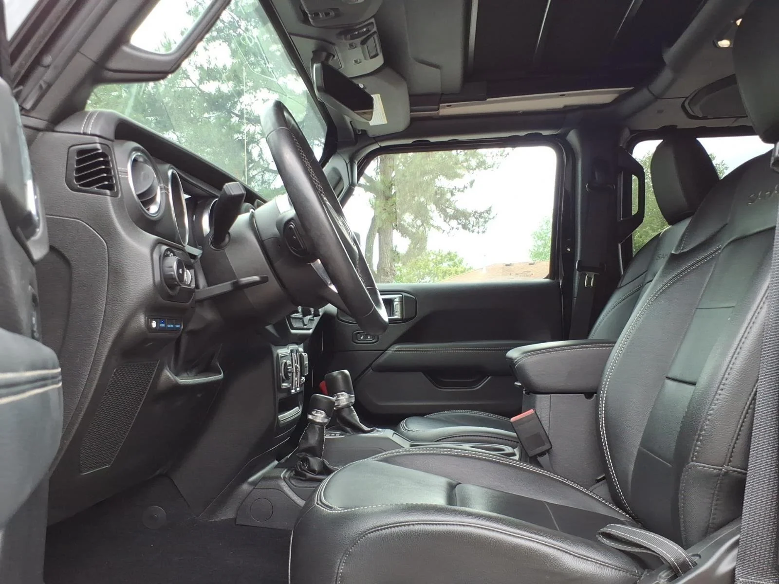 Used 2023 Black Clearcoat Jeep Sahara image 13