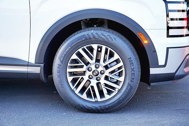 New 2026 White Hyundai SEL Premium image 7