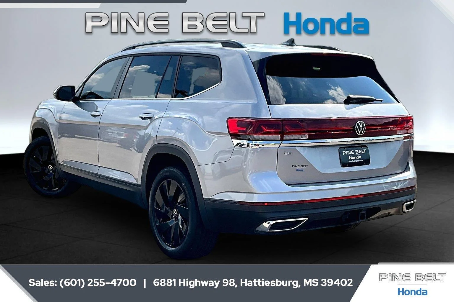 Used 2024 Silver Mist Metallic Volkswagen 2.0T SE w/Technology image 2