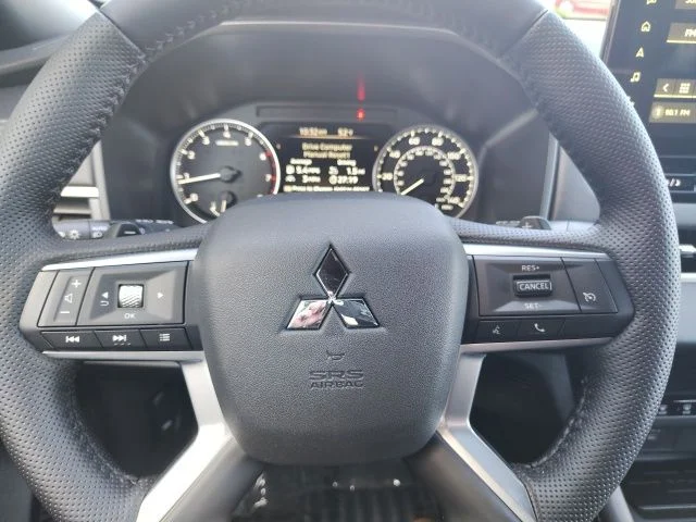 New 2026 Gray Mitsubishi SE image 14