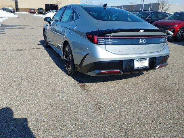 New 2026 Silver Hyundai SEL Sport image 8