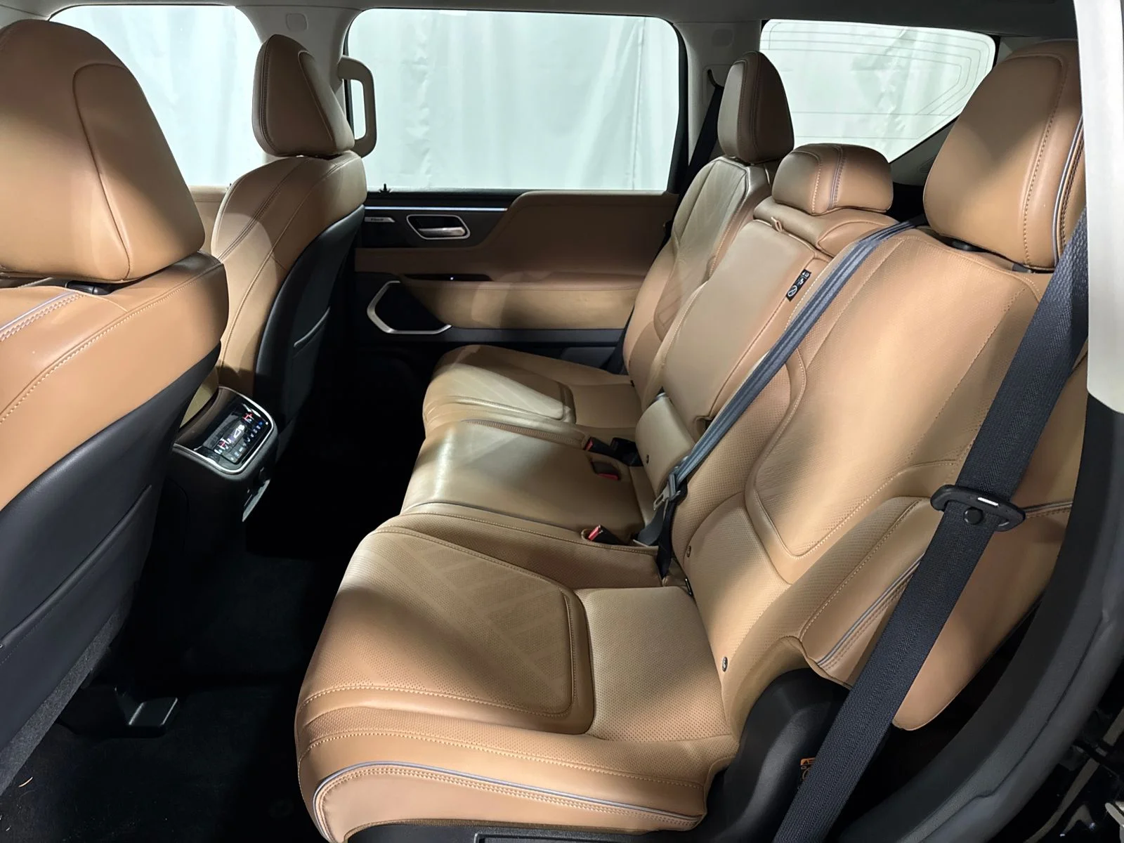 Certified Used 2025 Black INFINITI LUXE image 5
