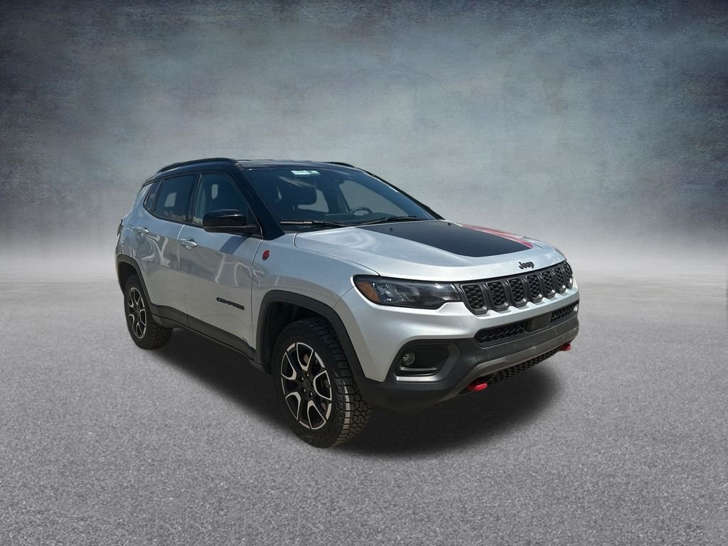 Used 2025 Silver Zynith Metallic Clearcoat Jeep Trailhawk image 35