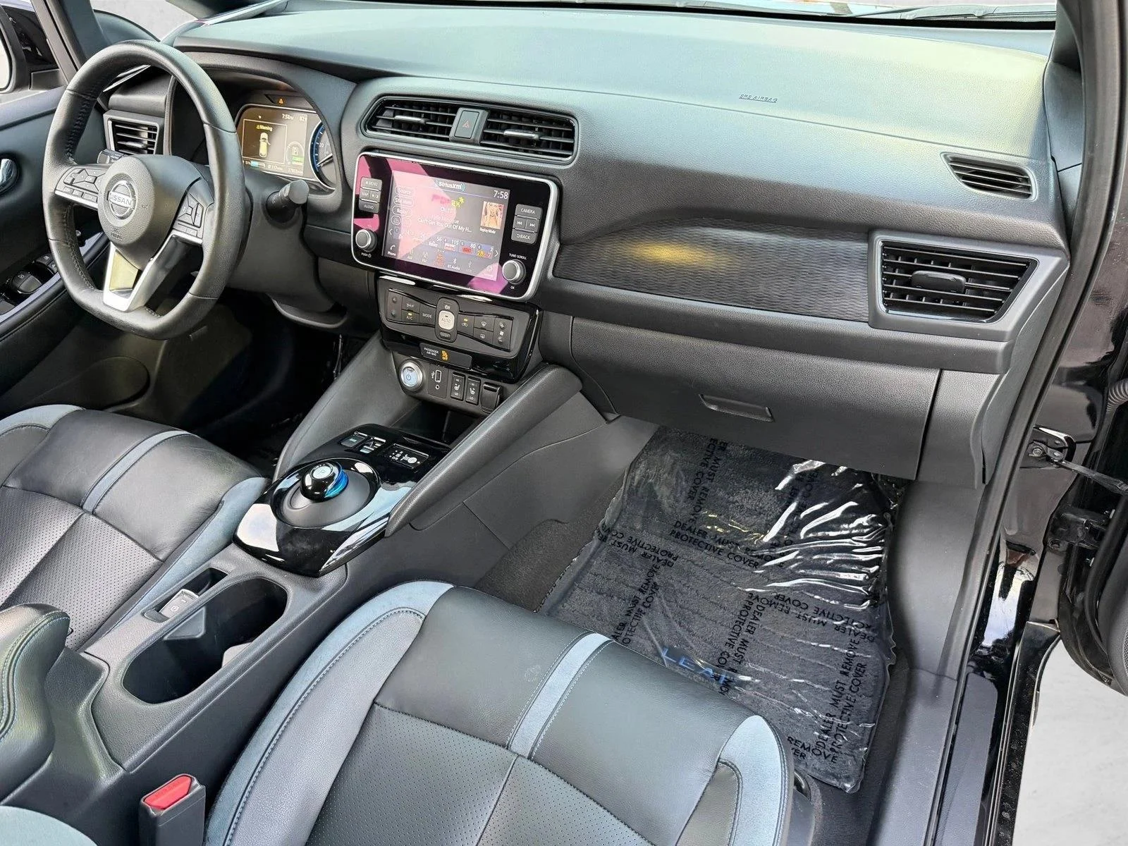 Used 2019 Super Black Nissan SL PLUS image 20