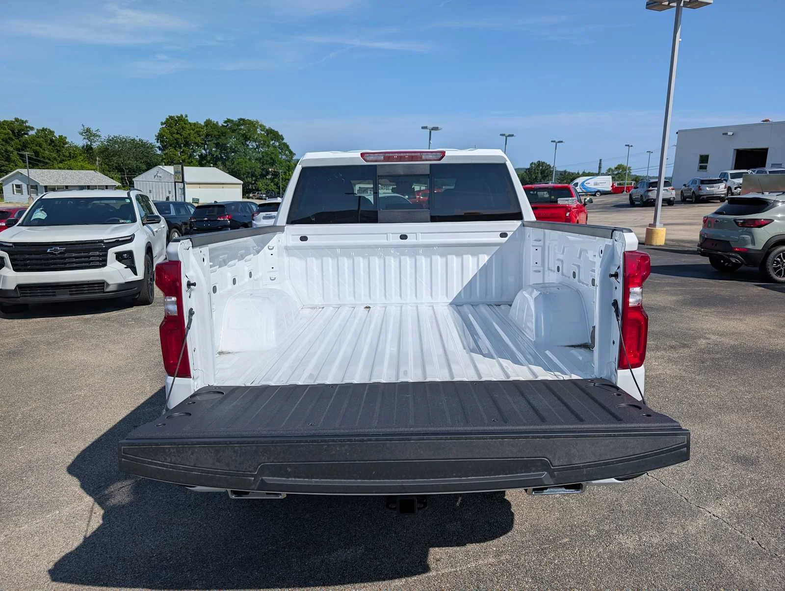 New 2026 Summit White Chevrolet RST image 7