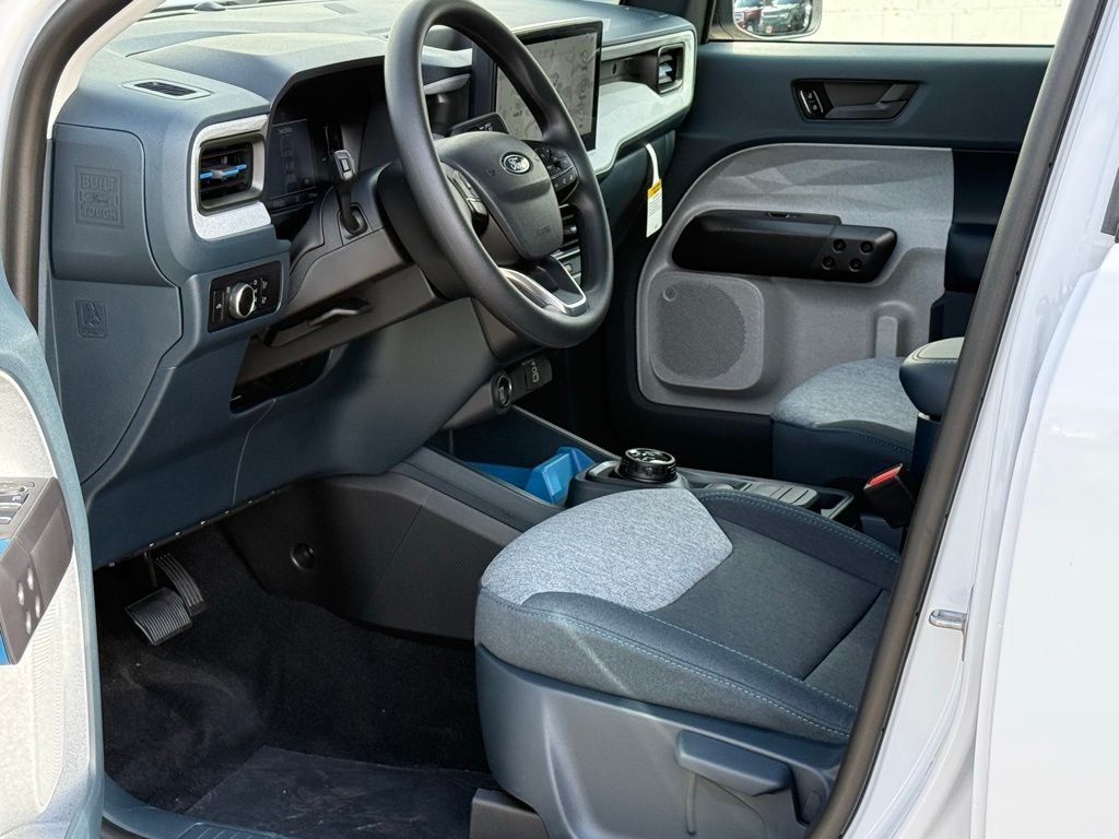 New 2025 Oxford White Ford XLT image 5