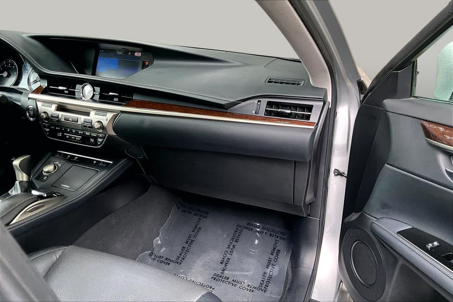 Used 2016 Silver Lining Metallic Lexus  image 18
