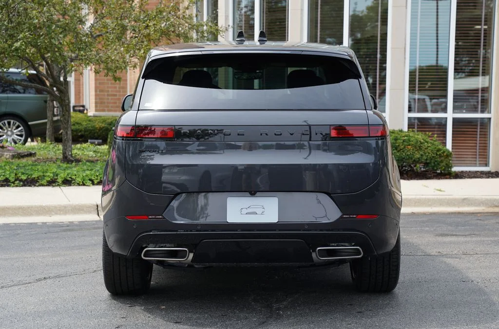 New 2026 Carpathian Grey Land Rover Dynamic SE image 5