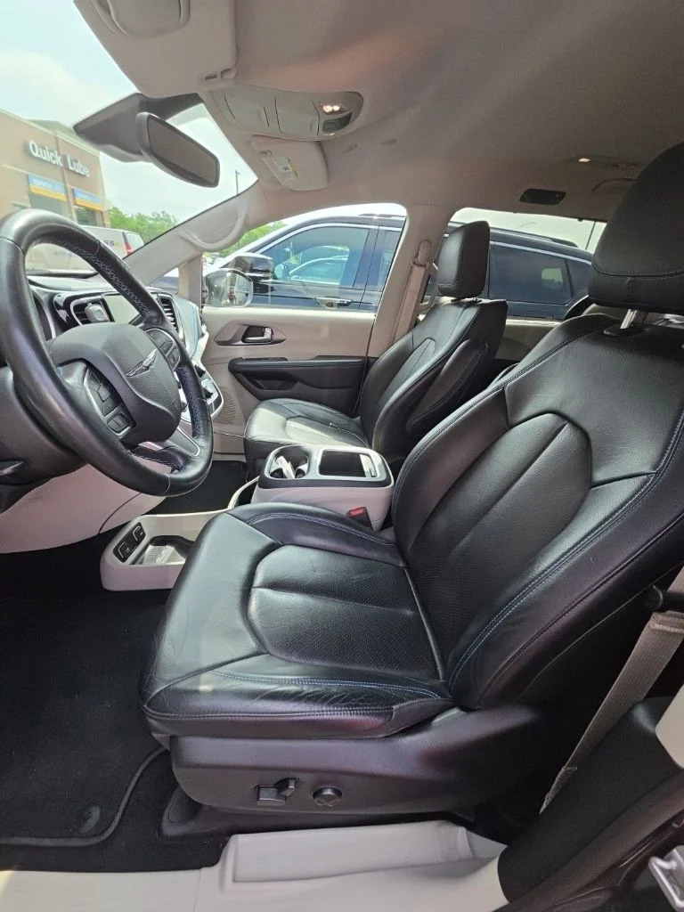 Used 2021 Gray Chrysler Touring L image 1
